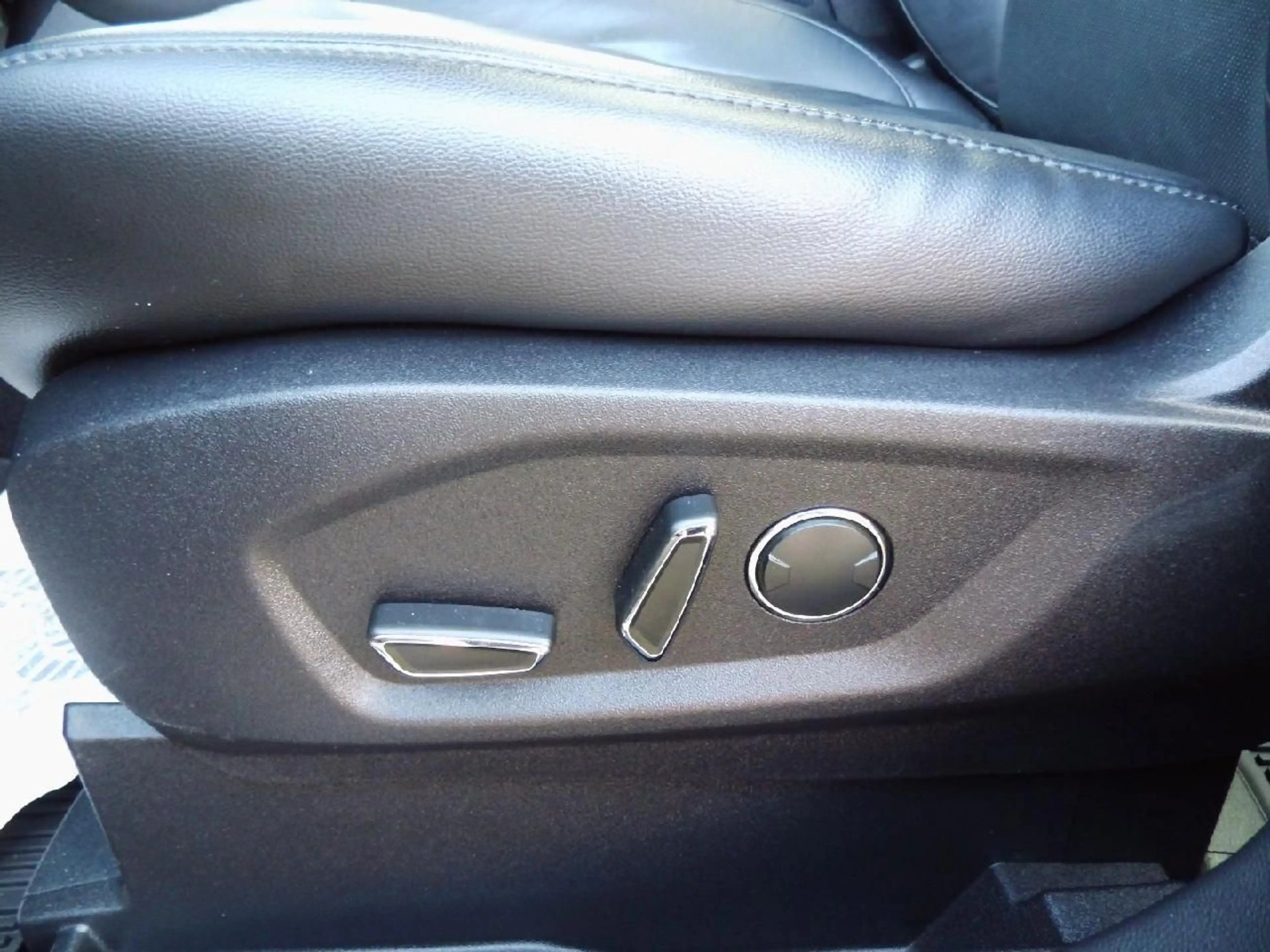 Ford Edge Titanium 4x4 — photo 5