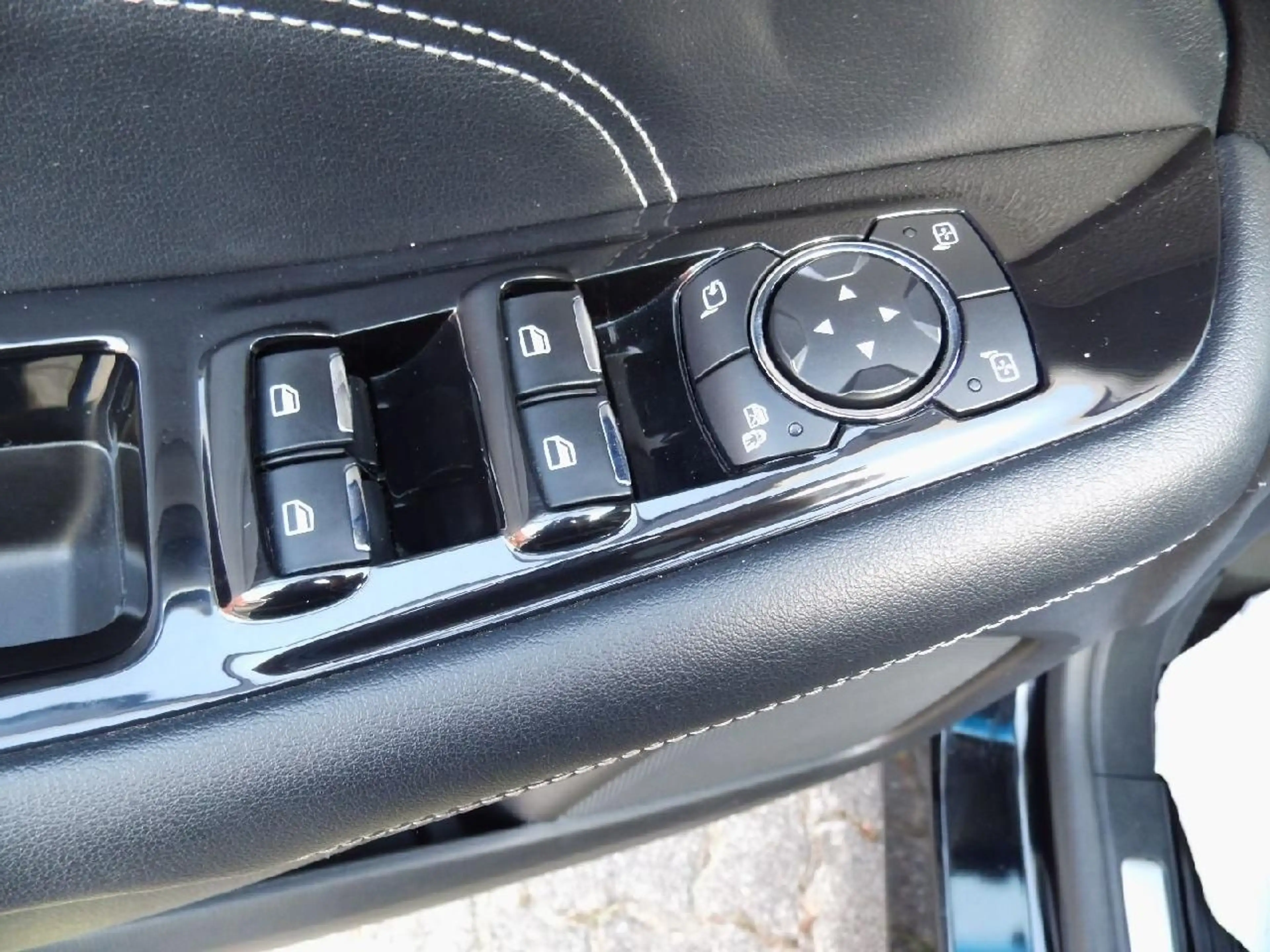 Ford Edge Titanium 4x4 — photo 4