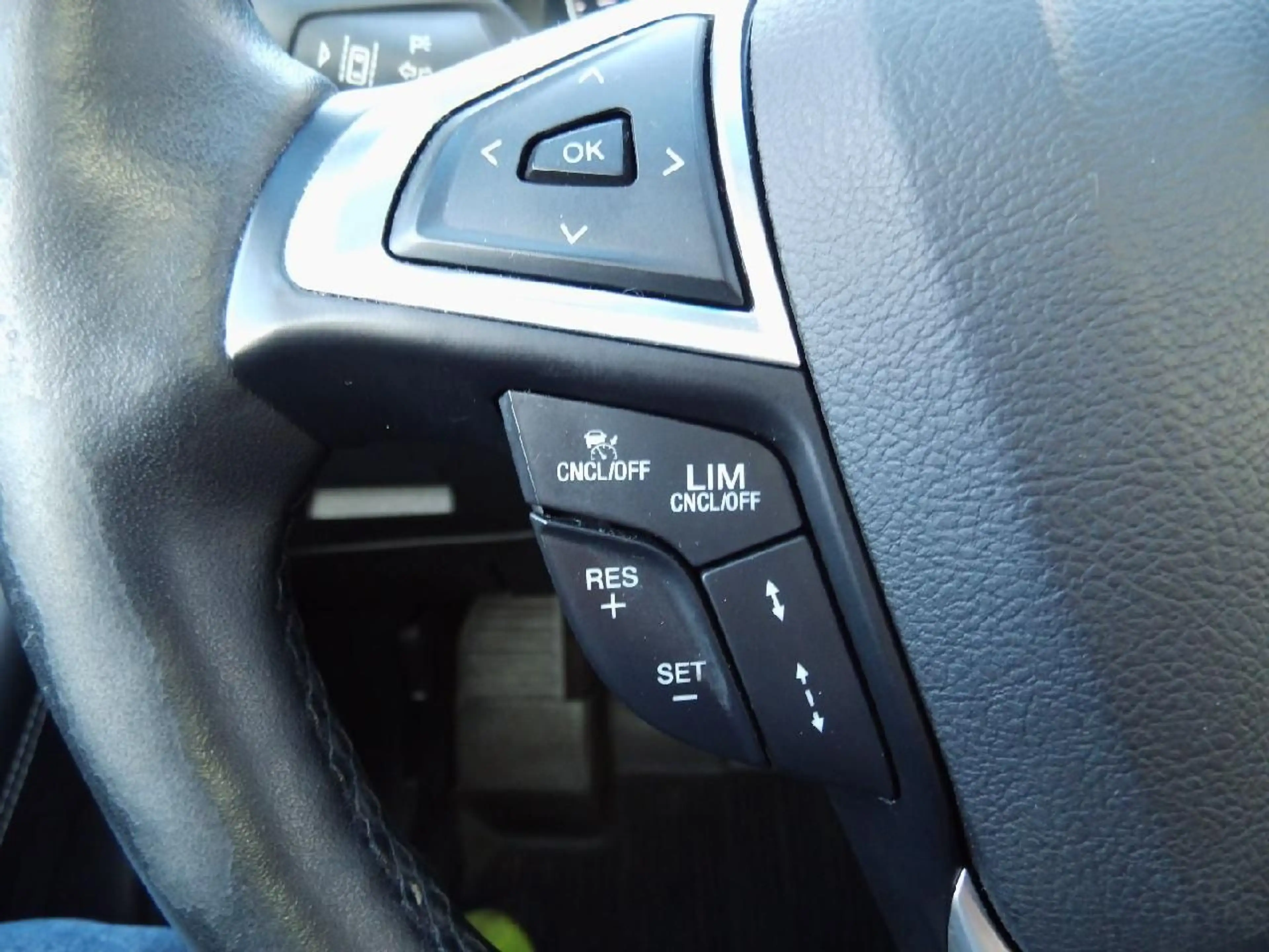 Ford Edge Titanium 4x4 — photo 7