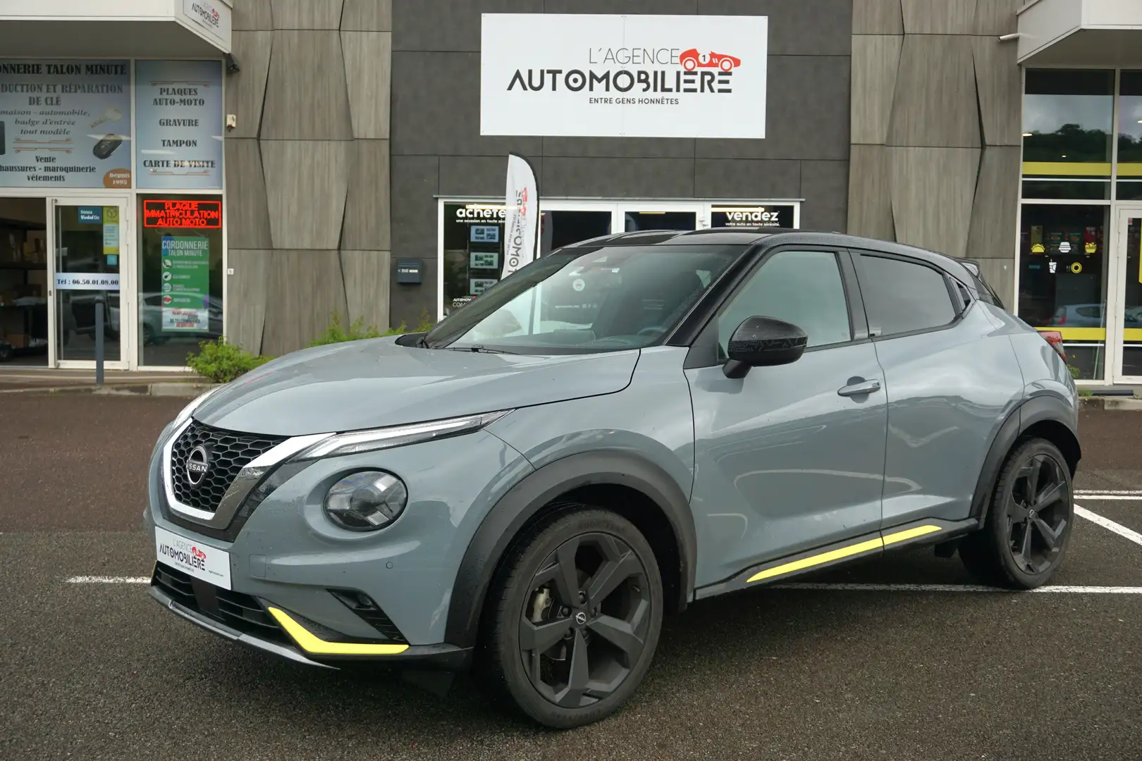 Nissan Juke 1.0 DIG-T 114 Série Limitée KIIRO 2022 Grau - 1
