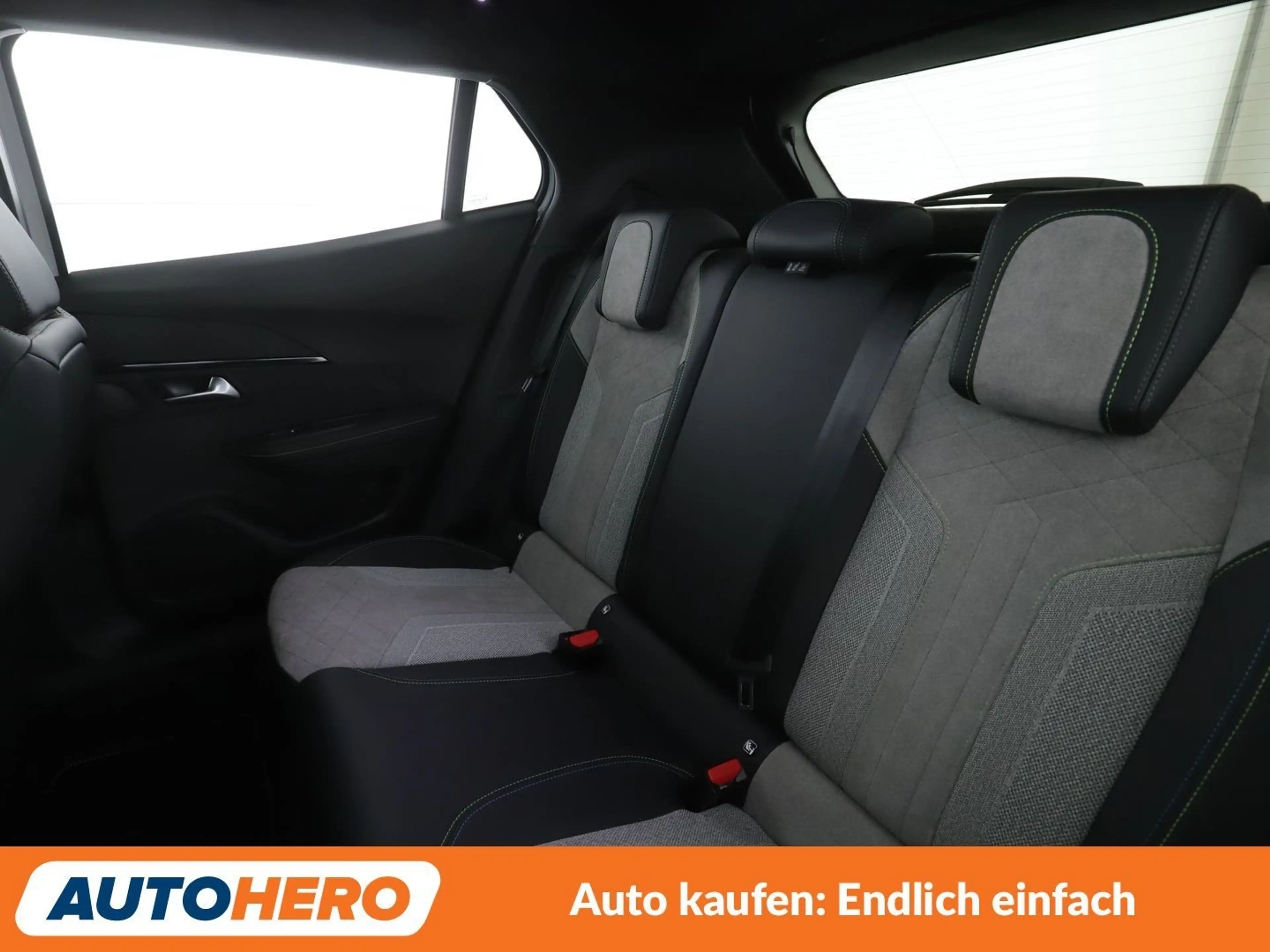 Peugeot e-2008 electric drive 100 kW GT Pack Aut.*NAVI*LED*SPUR* — photo 14