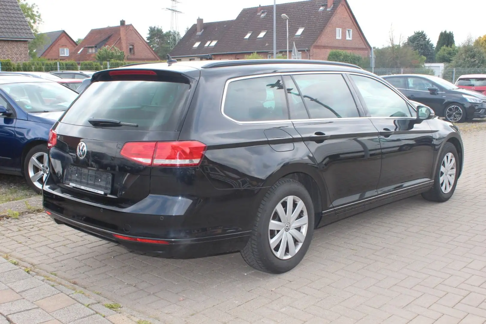 Volkswagen Passat Variant Passat 2.0 TDI DSG Navi LED Massage Kamera Schwarz - 2