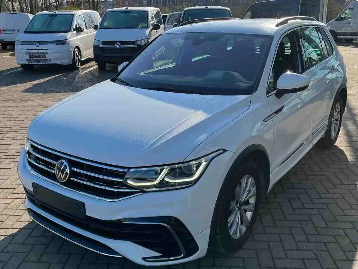 Volkswagen Tiguan 1.5 TSI DSG R-LINE MATRIX+NAVI+PANO+ACC Weiß - 2