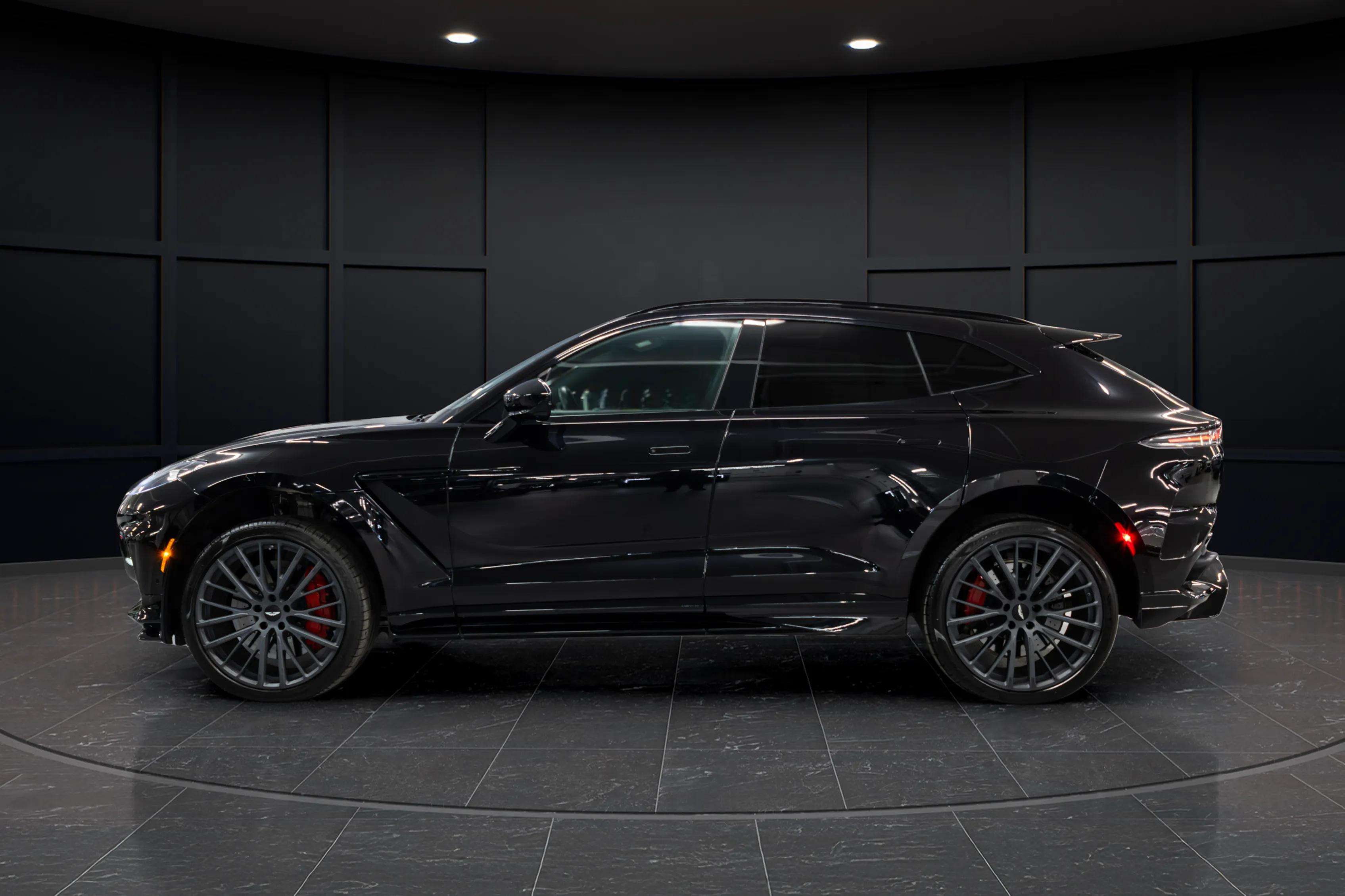 2023 Aston Martin DBX