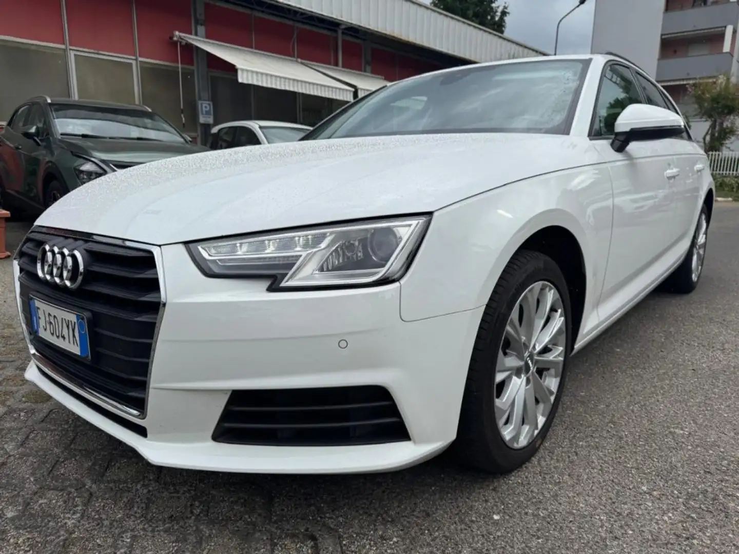 Audi A4 Avant 2.0 TDI 150 CV S TRONIC DESIGN Bianco - 1