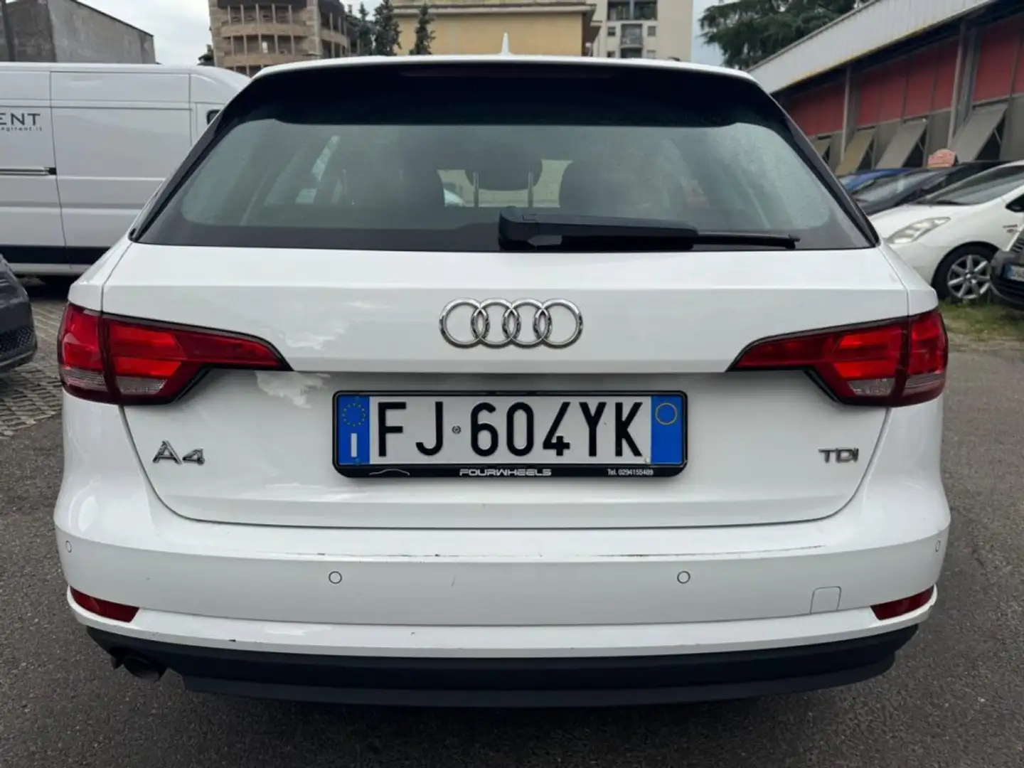 Audi A4 Avant 2.0 TDI 150 CV S TRONIC DESIGN Bianco - 2