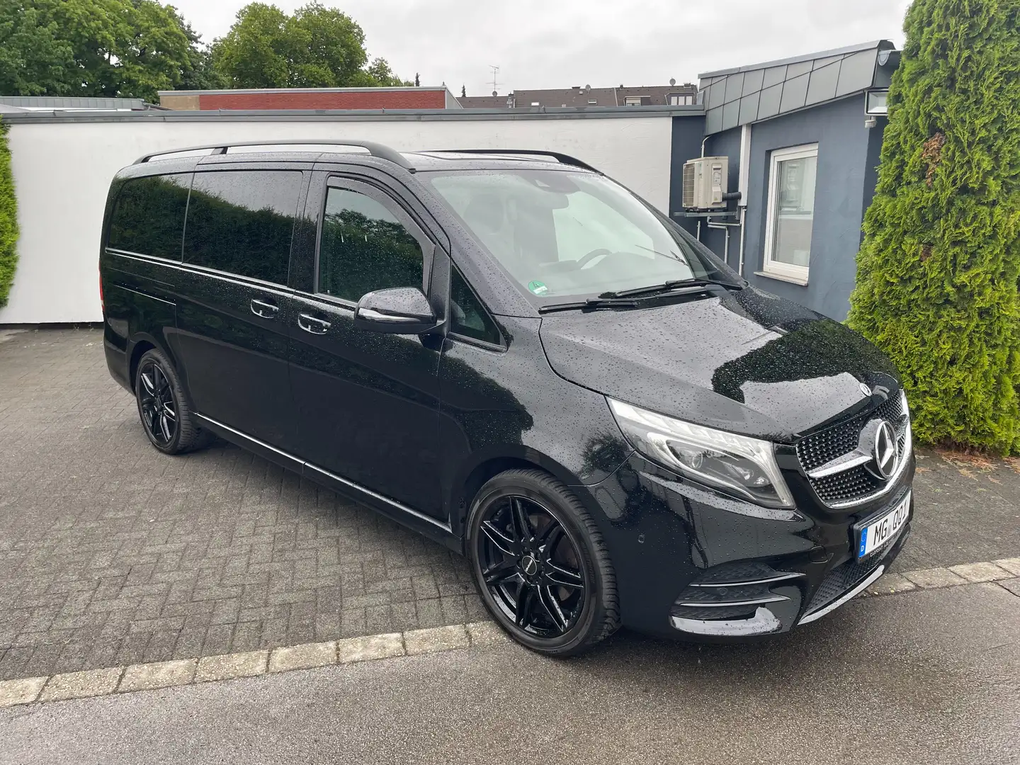 Mercedes-Benz V 300 V 300 d AMG-LINE 4M lang ILS/DIS/LEDER/360/MEMORY Noir - 2