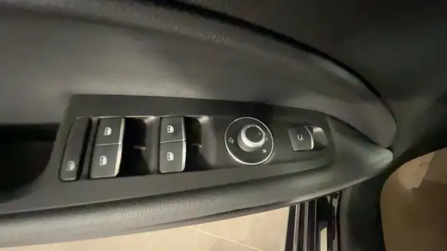 Alfa Romeo Stelvio view 18