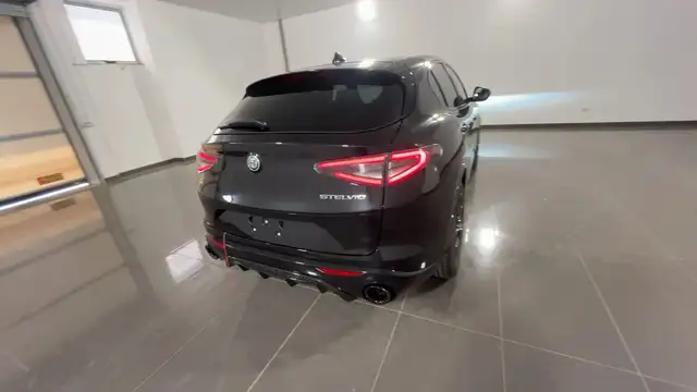 Alfa Romeo Stelvio view 4