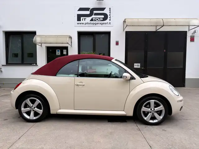 Volkswagen New Beetle New Beetle Cabrio 1.6 102CV Limited Red Edition