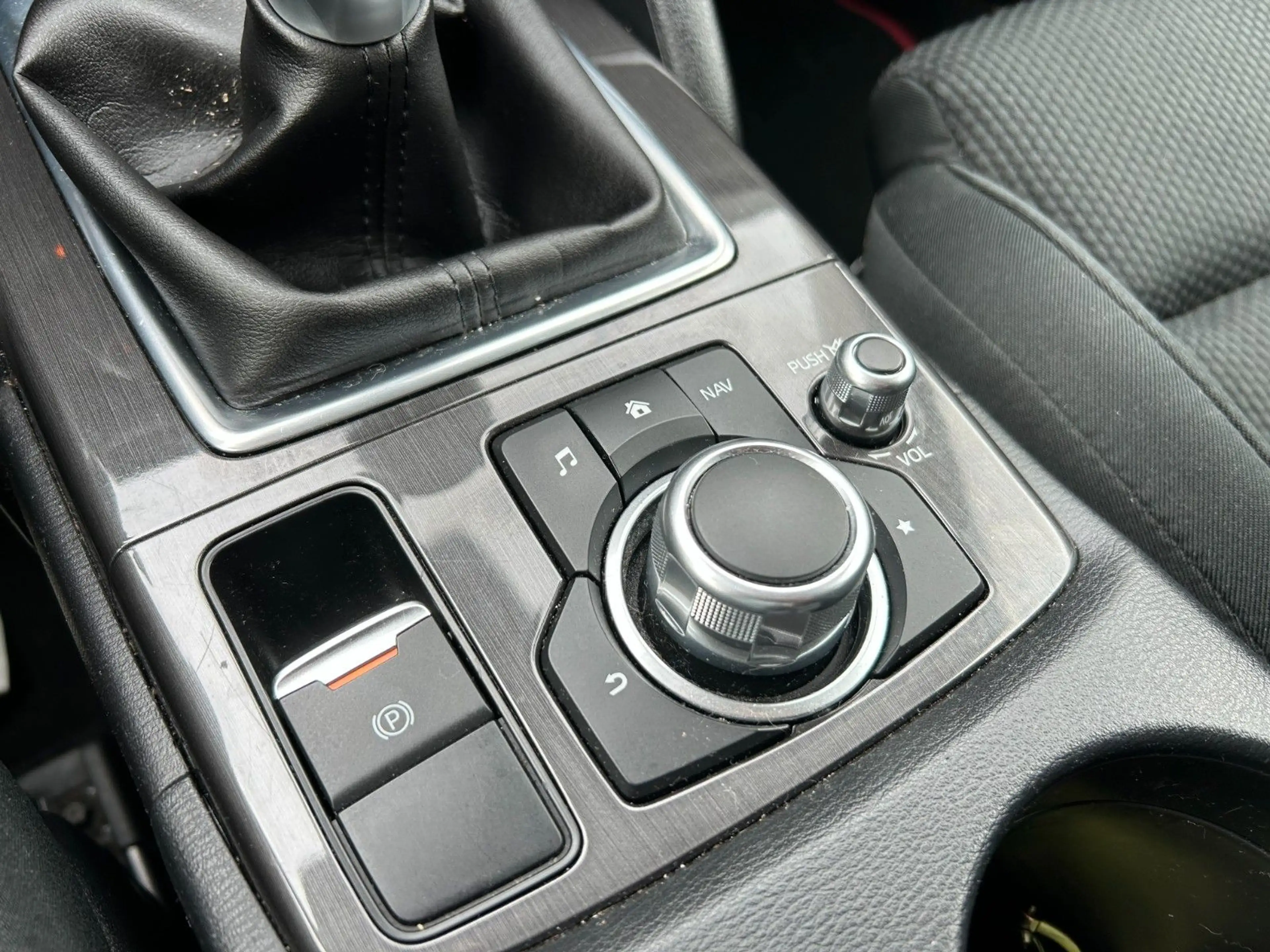 Mazda CX-5 Exclusive-Line 2.0 2WD Navi Kamera — photo 28