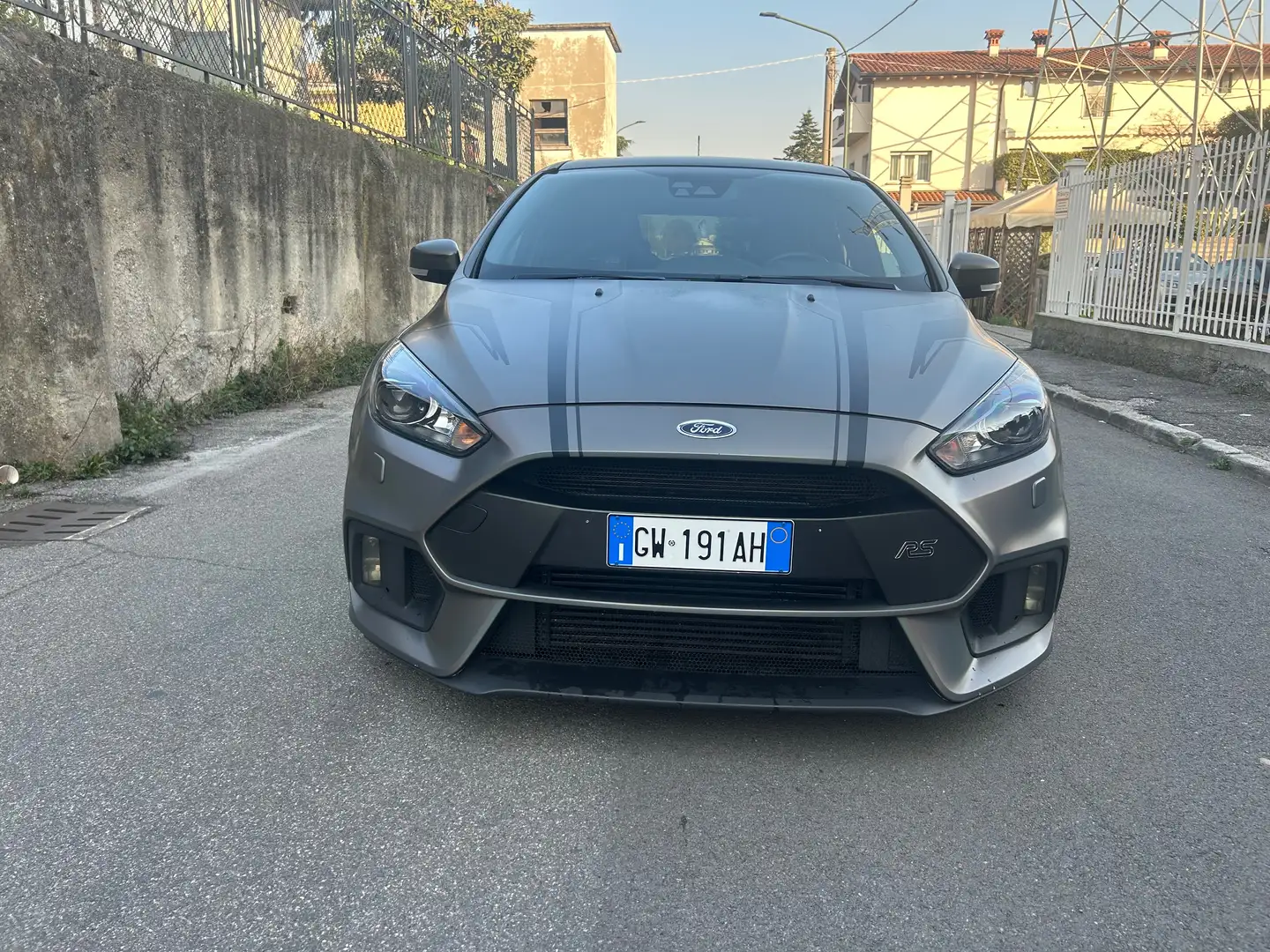 Ford Focus Focus 5p 2.3 RS awd 350cv Grijs - 1
