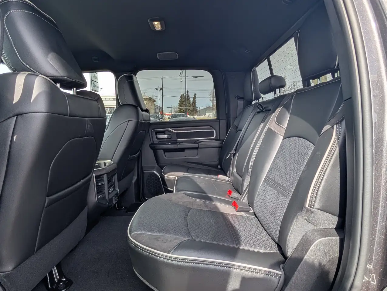 RAM 3500 снимка RAM 3500