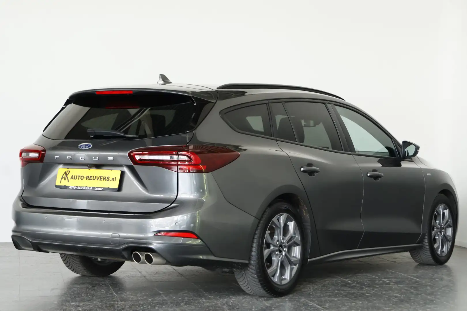 Ford Focus Wagon 1.0 EcoBoost Hybrid ST Line / LED / ACC / Na Grau - 2