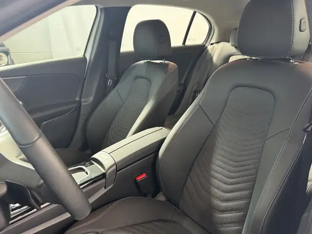 Mercedes-Benz A view 13