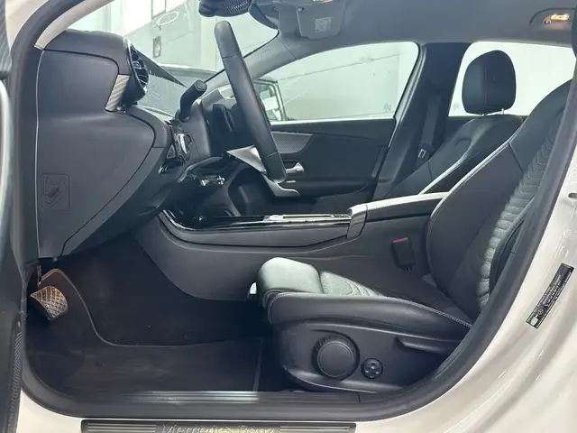 Mercedes-Benz A view 10
