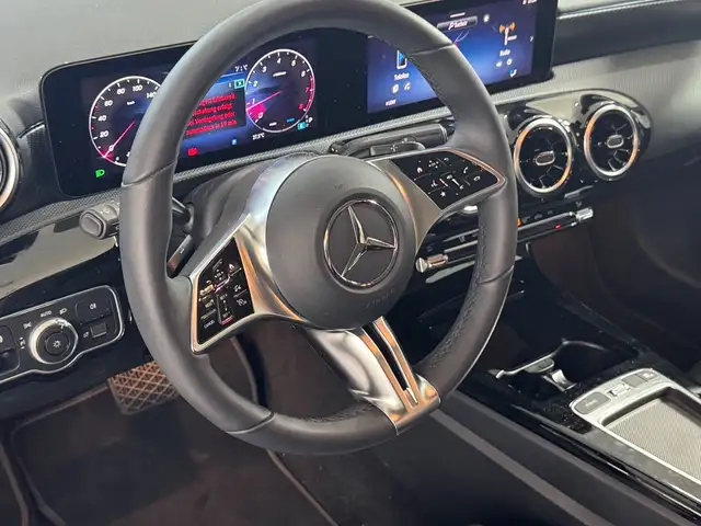 Mercedes-Benz A view 12
