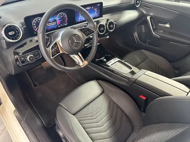 Mercedes-Benz A view 11