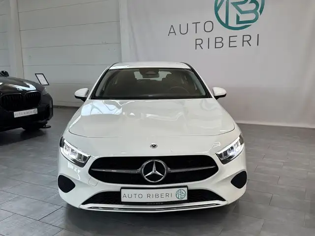 Mercedes-Benz A view 2