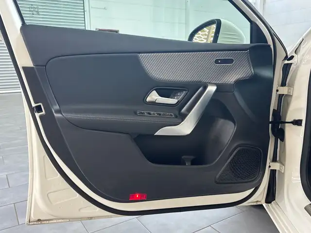 Mercedes-Benz A view 14