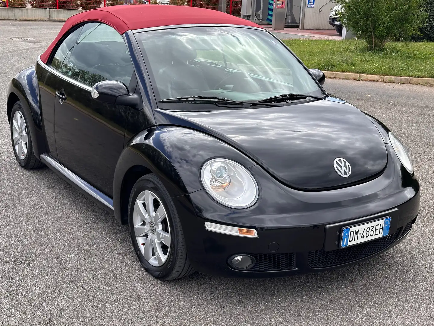 Volkswagen New Beetle New Beetle Cabrio 1.9 tdi limited Red Edition Zwart - 1