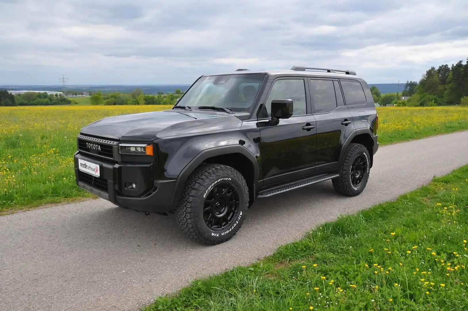 Toyota Land Cruiser 2.4 Turbo Automatik Basic NESTLE OFFROAD Noir - 1