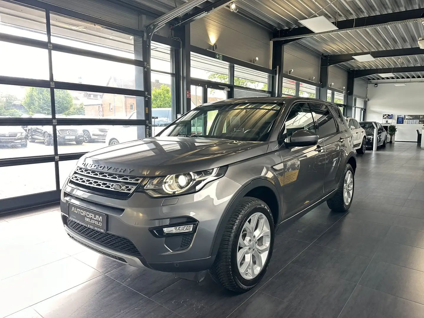 Land Rover Discovery Sport TD4 HSE|Pano|AHK|Kamera|LM19 Grigio - 2