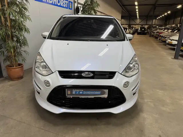 Ford S-Max view 2