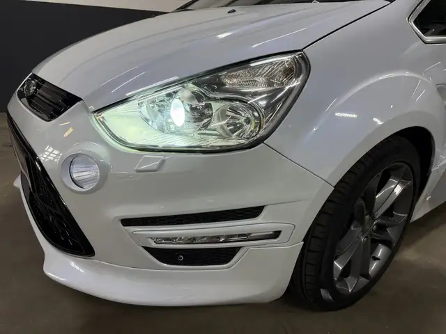 Ford S-Max view 9