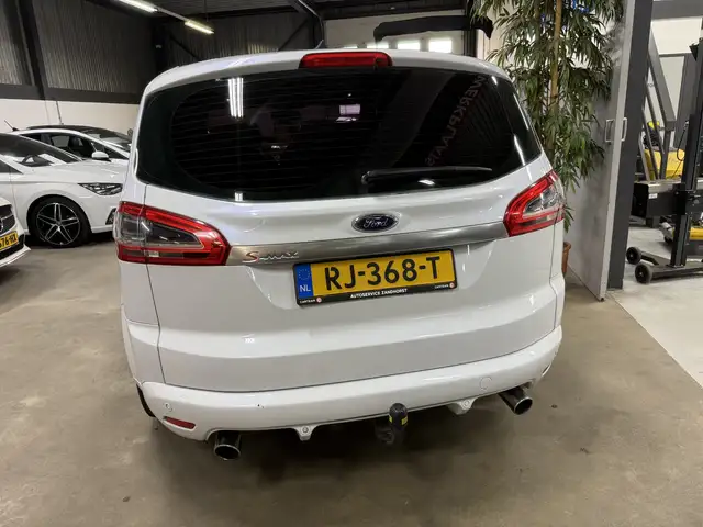 Ford S-Max view 5