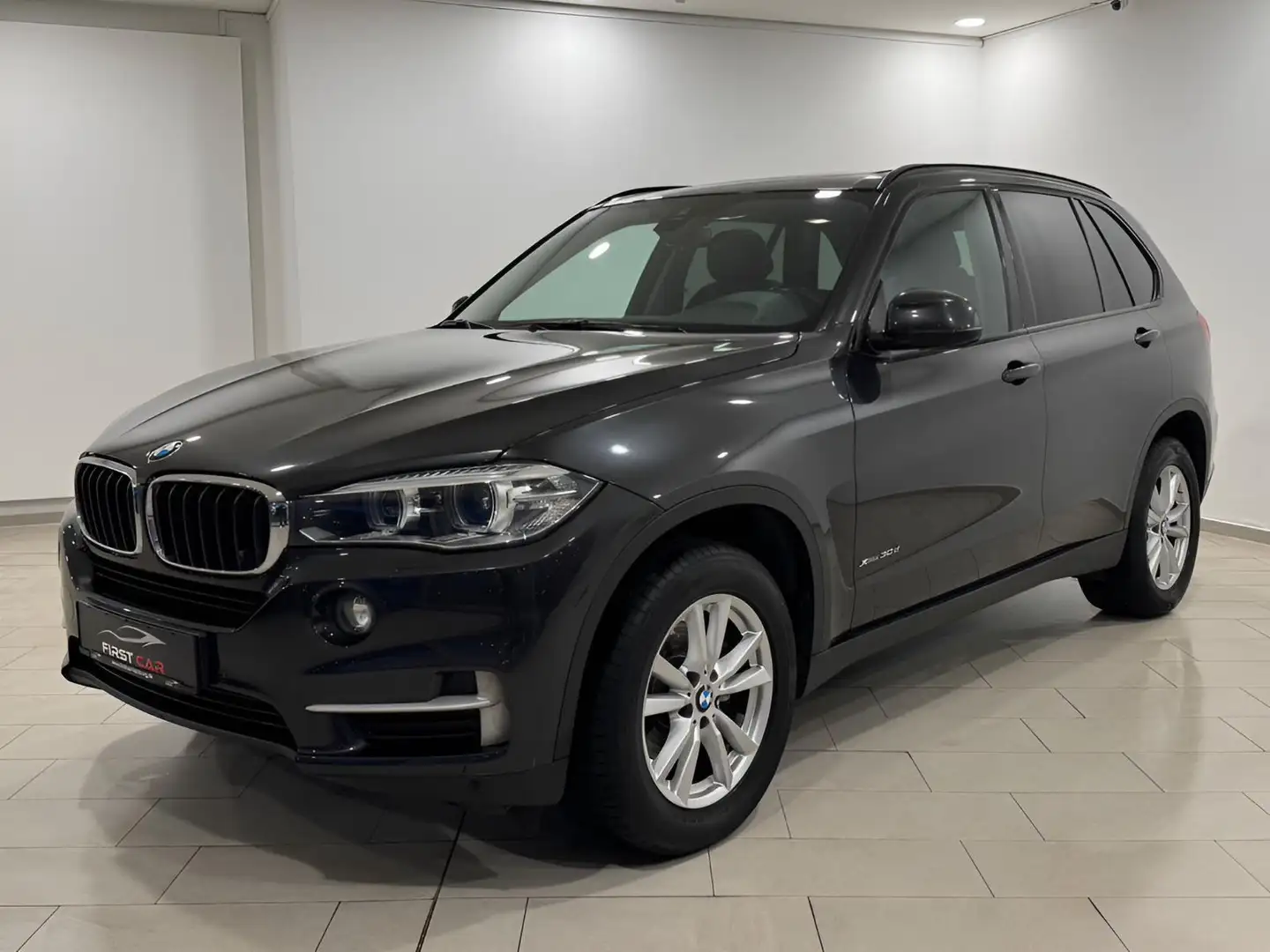 BMW X5 xDrive 30d|PANO|AHK|1-HAND|TOTW| Gris - 1