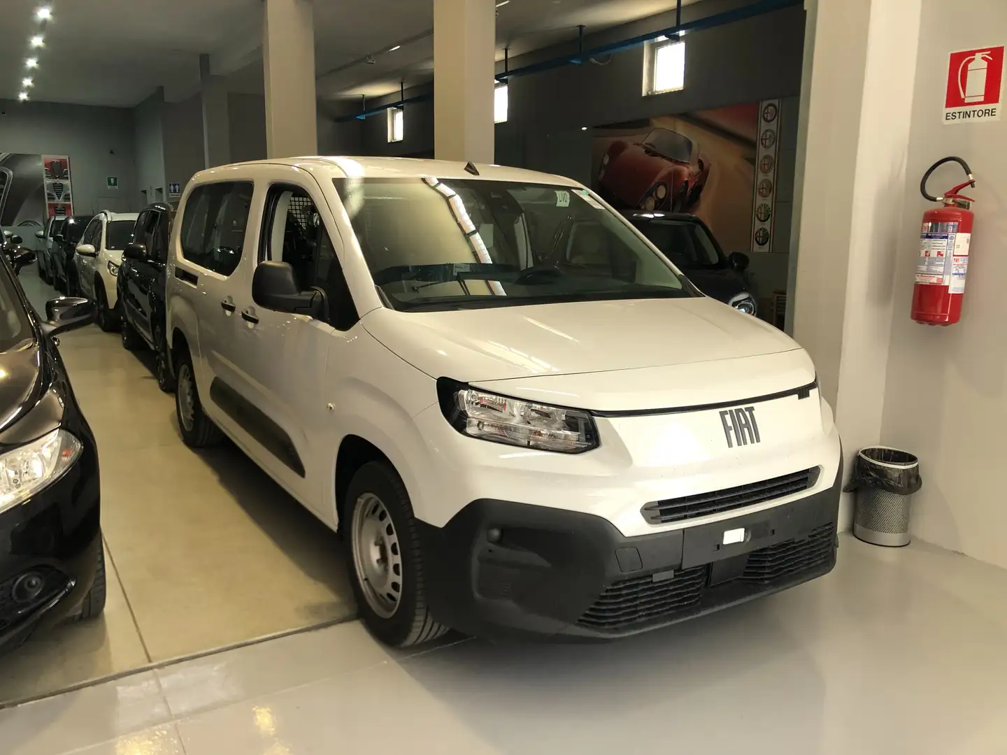 Fiat Doblo Passo Lungo 1.5 d 100cv Bianco - 2