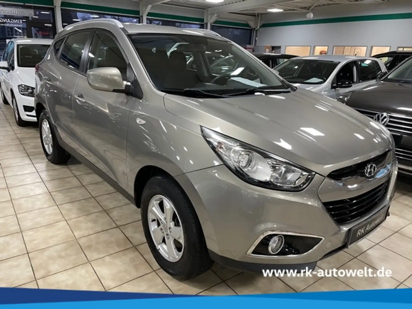 Hyundai iX35 Comfort 2WD 2.0  Multif.Lenkrad Alarm Klima SHZ PD Срібний - 1