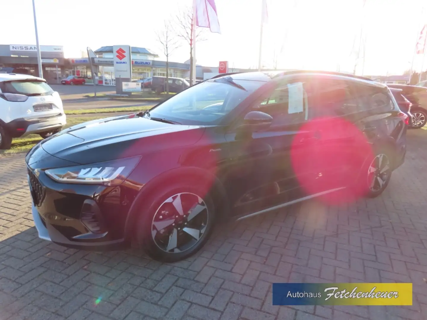 Ford Focus Active X NAVI+LED+RFK+ACC+SHZ+PANO+HuD+TWA Schwarz - 2