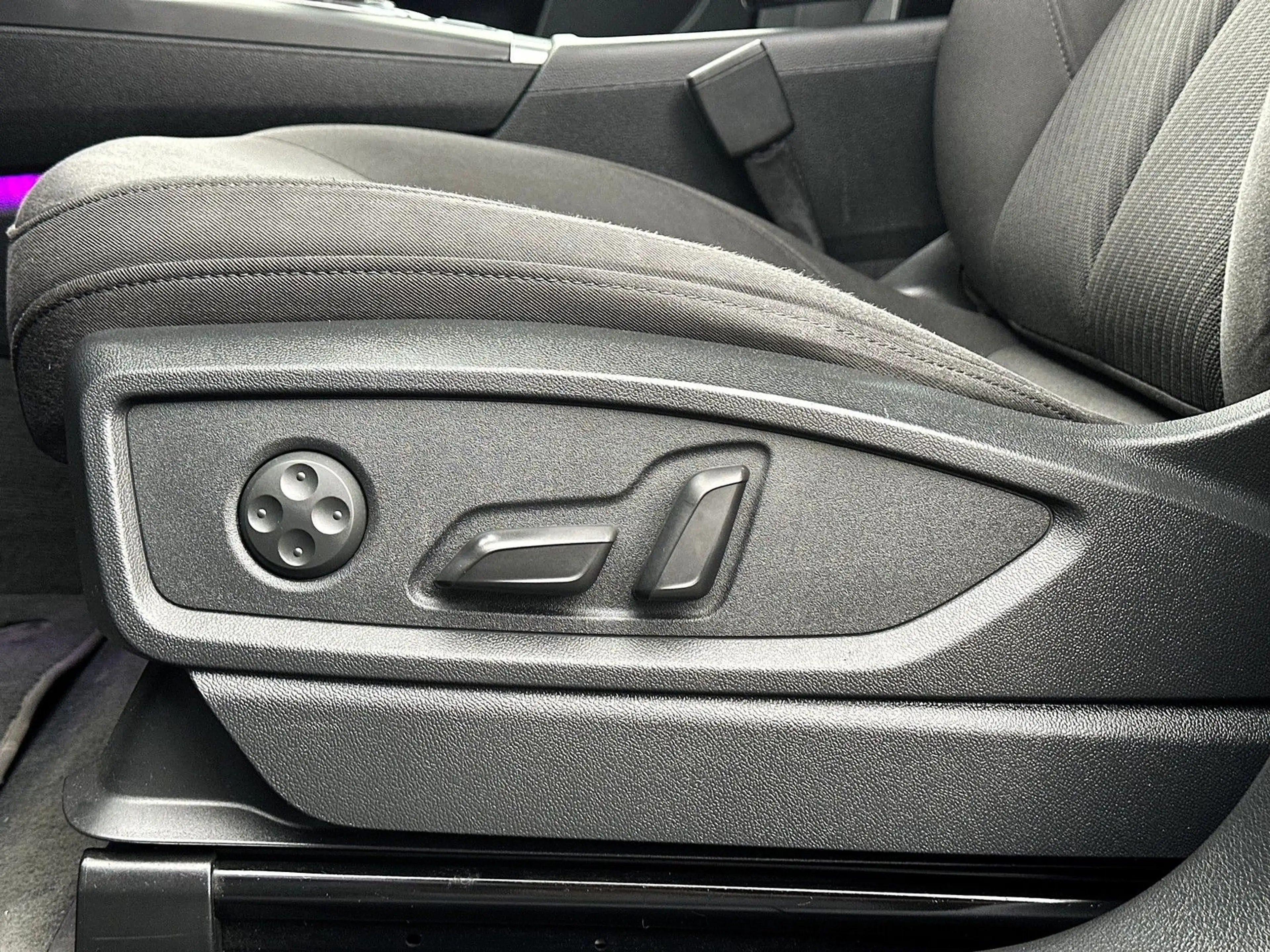 Audi Q5 40 TDI quattro basis HEAD-UP D./KNDNAUFTRAG — photo 14