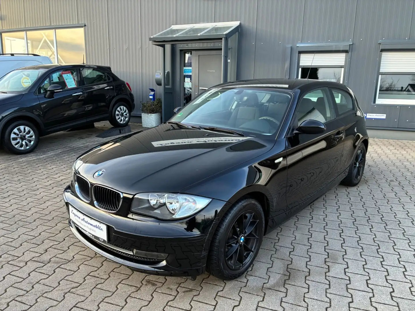 BMW 116 i *KETTE NEU/ALU/PDC/KLIMA/SITZH/87.000km* Schwarz - 2