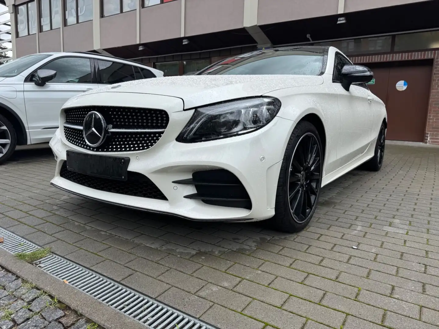 Mercedes-Benz C 300 Coupe  d 4Matic  AMG-PANO Bianco - 2
