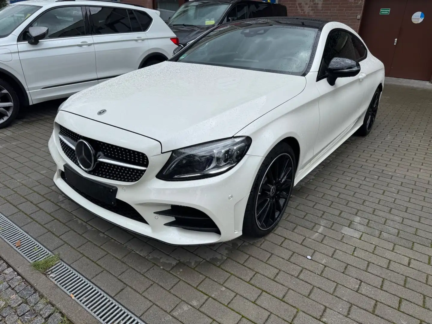 Mercedes-Benz C 300 Coupe  d 4Matic  AMG-PANO Bianco - 1