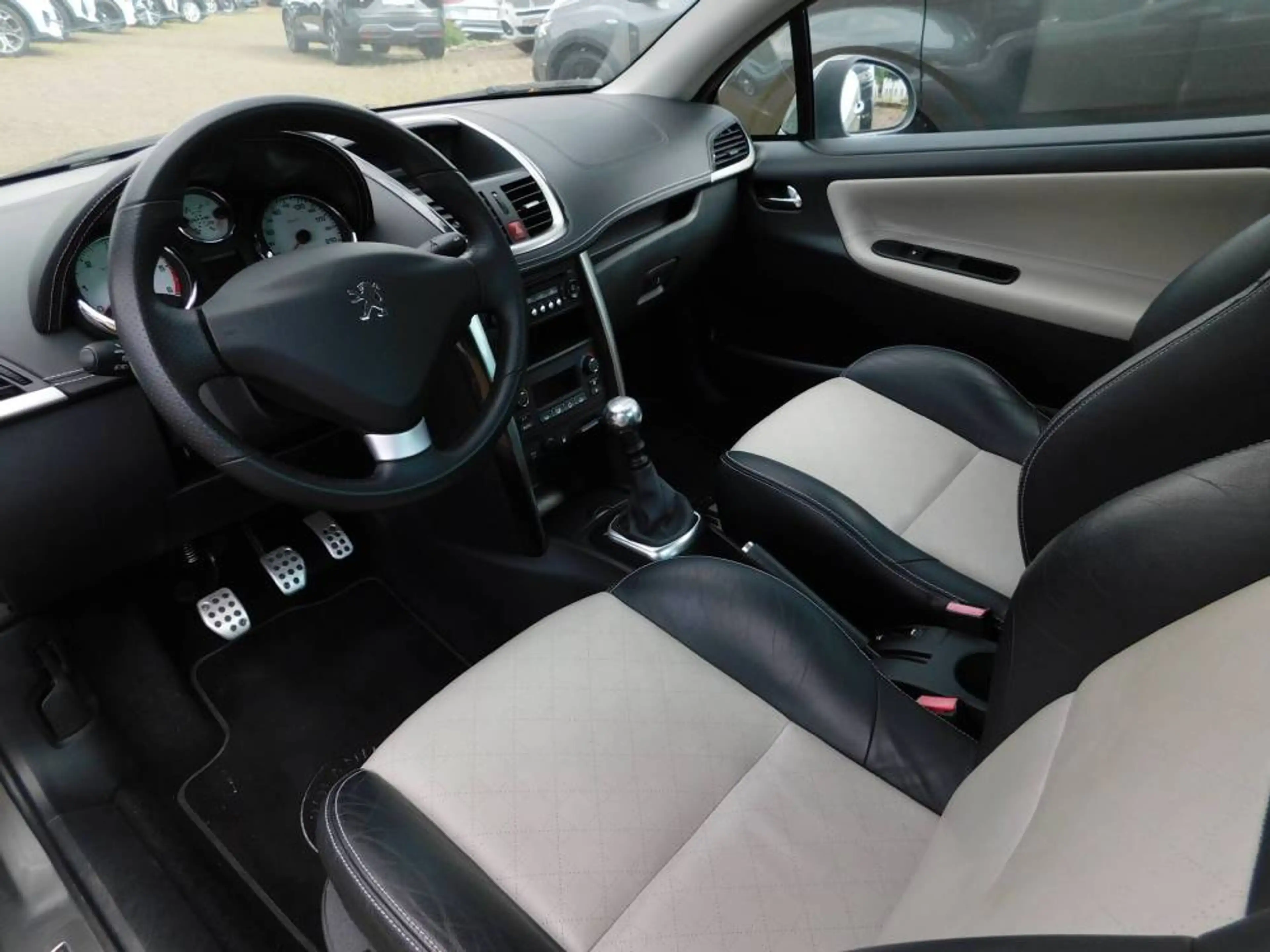 Peugeot 207 CC 1,6 — photo 8