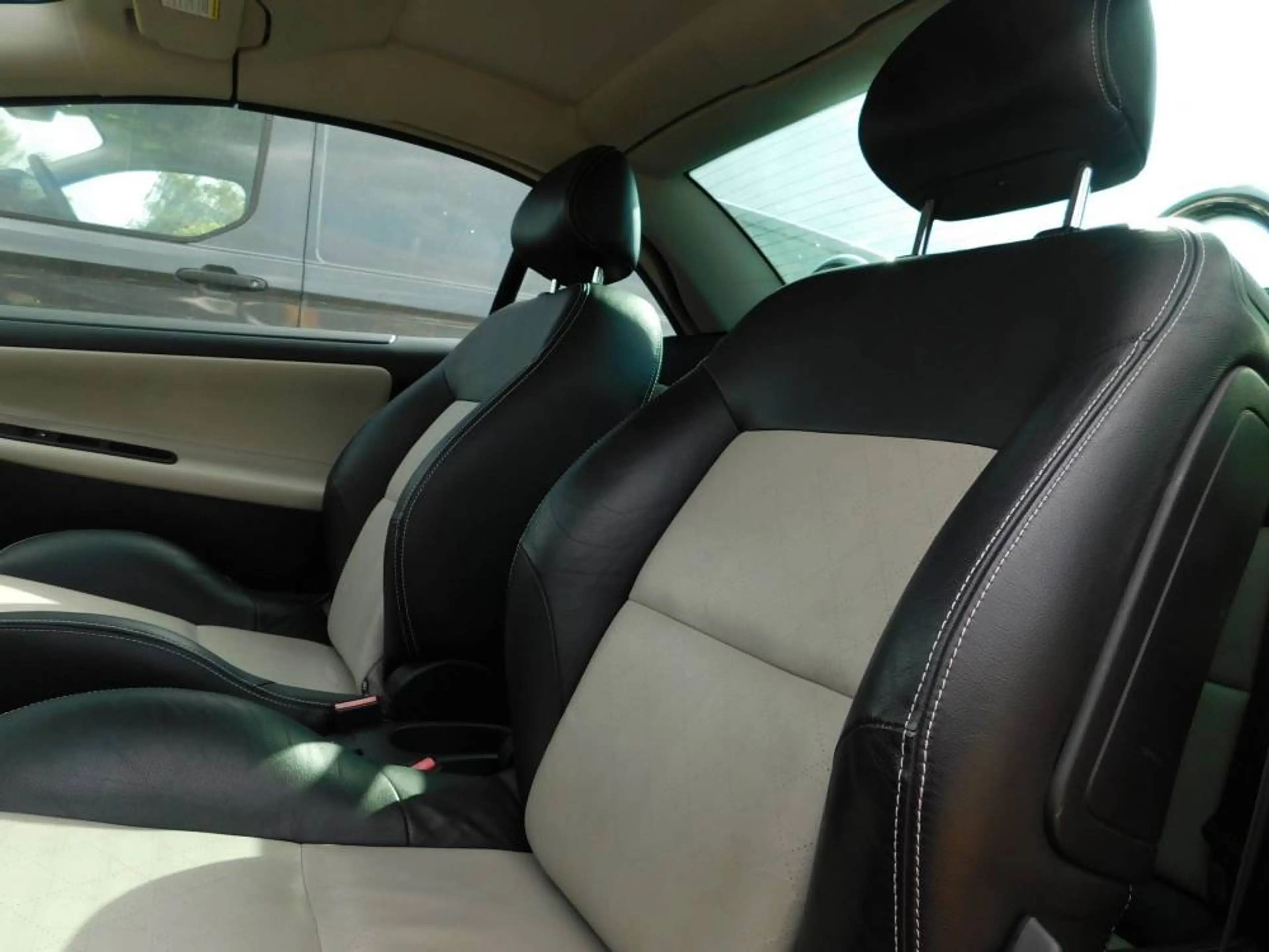 Peugeot 207 CC 1,6 — photo 11