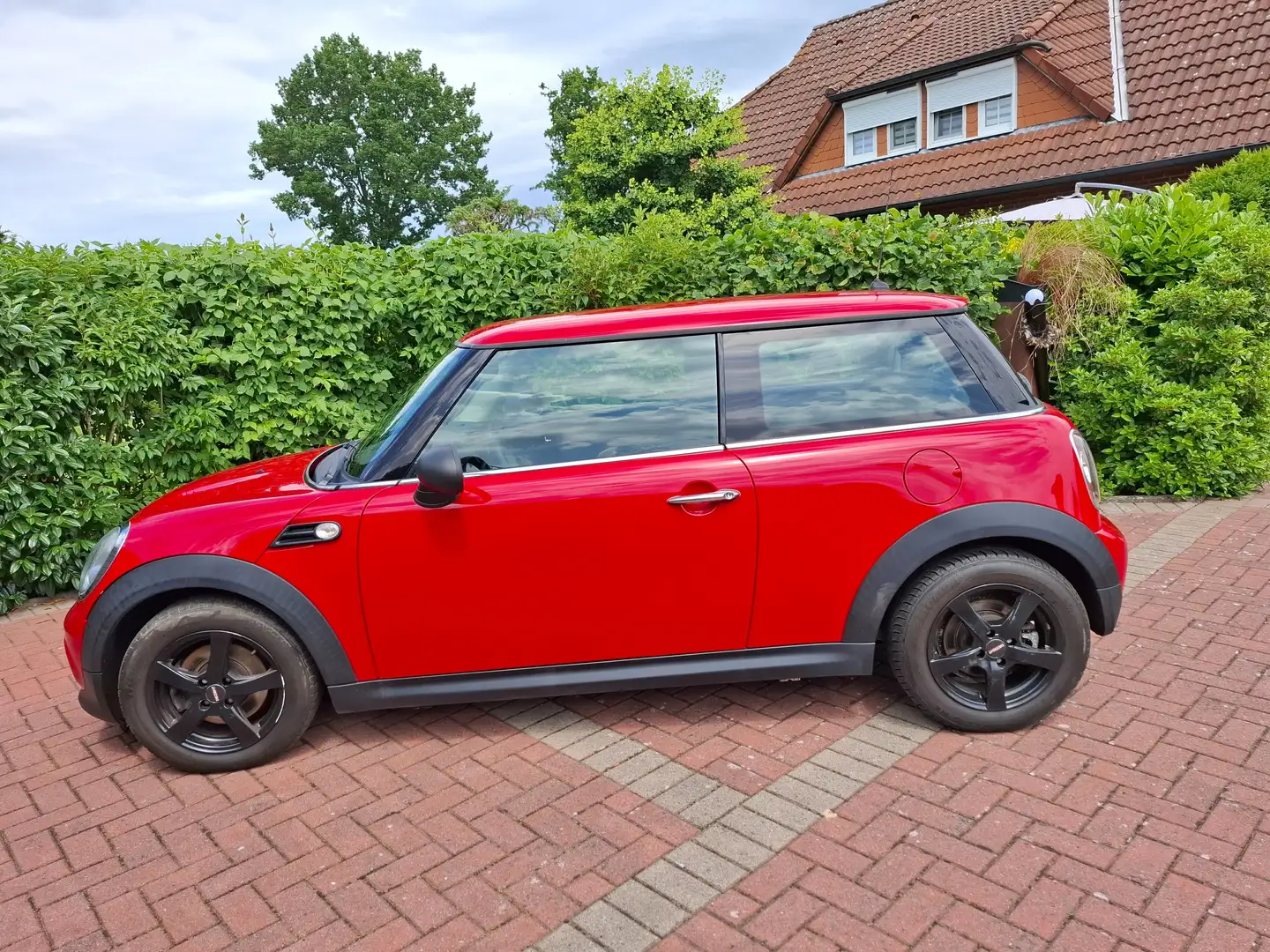 MINI One 1. Hand, kein Zahnriemen, TÜV 06/26 Rot - 2