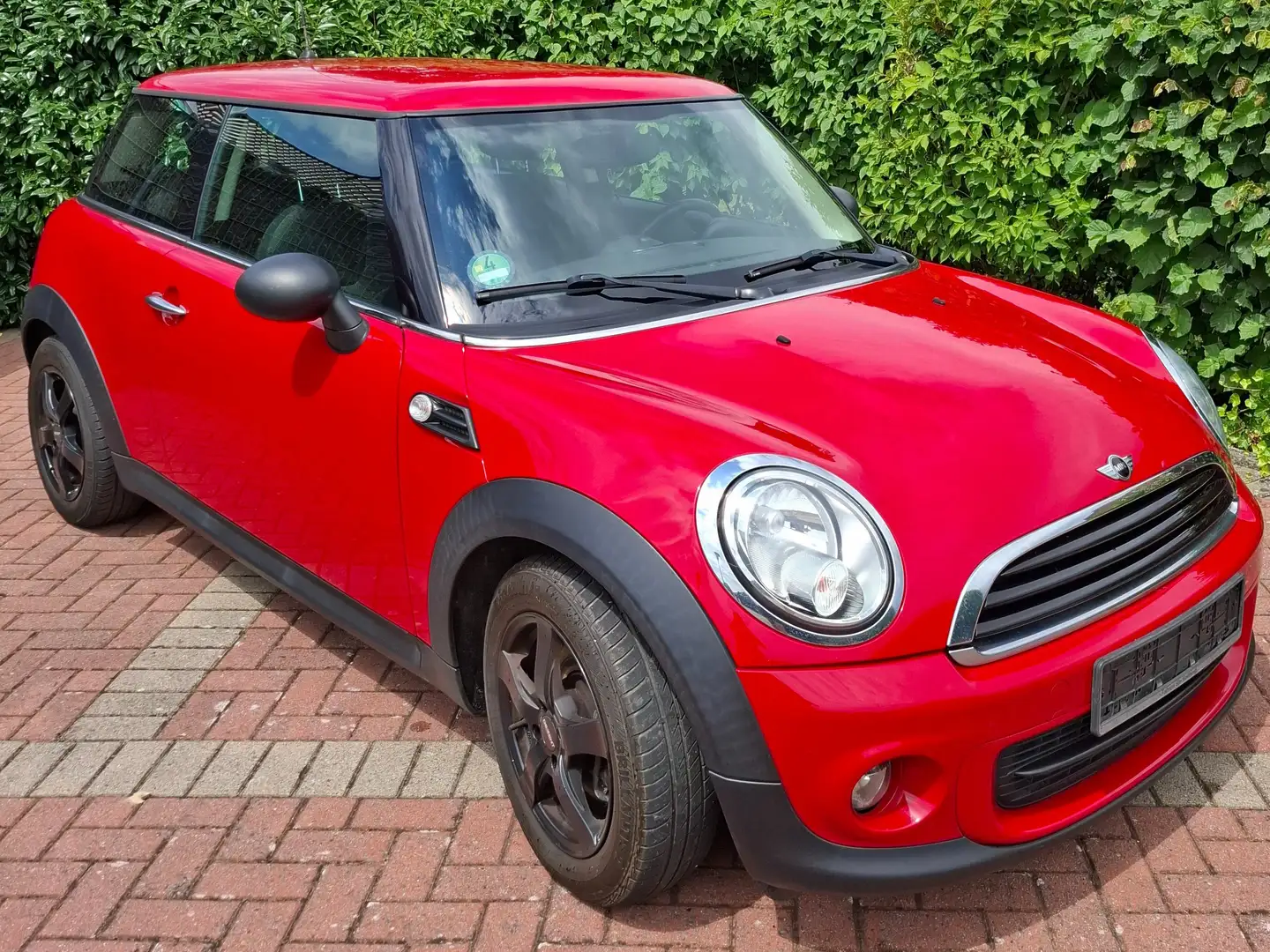 MINI One 1. Hand, kein Zahnriemen, TÜV 06/26 Rot - 1