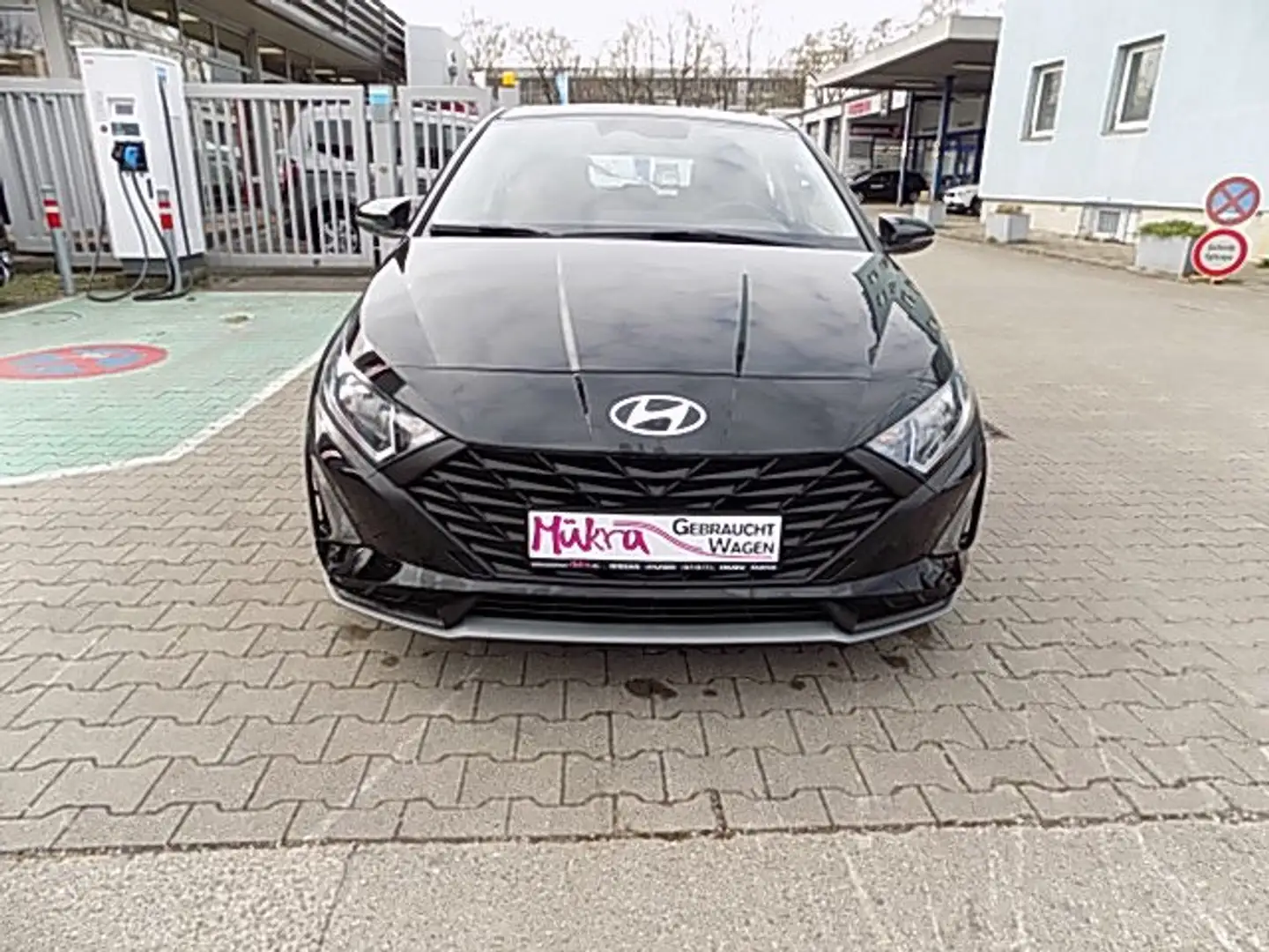 Hyundai i20 Select 1.2 Benzin 84PS Modell 2024 Allwettereifen Schwarz - 2