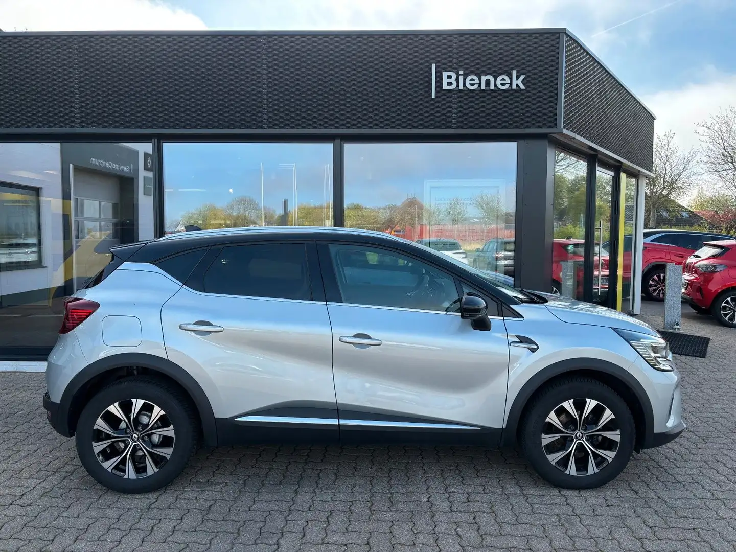 Renault Captur TECHNO TCe 90 Silber - 1