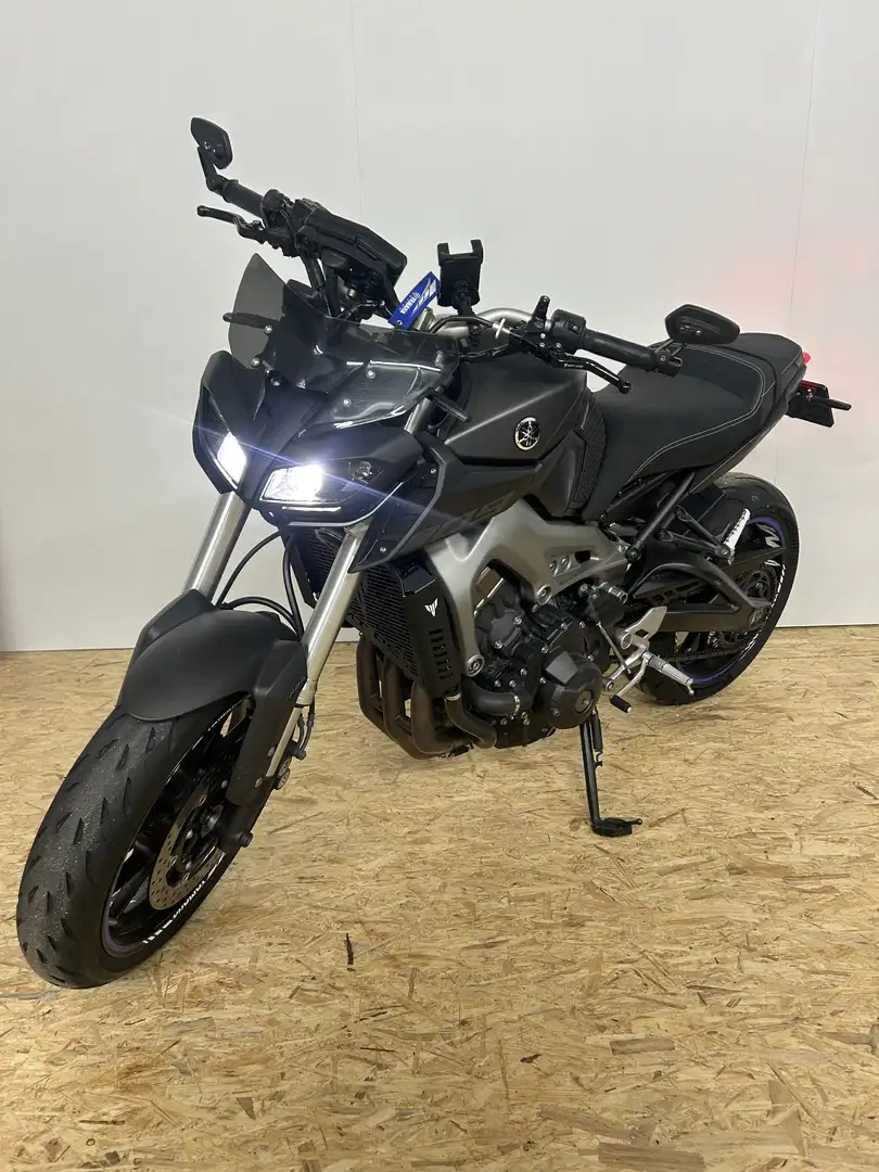 Yamaha MT-09 - 1