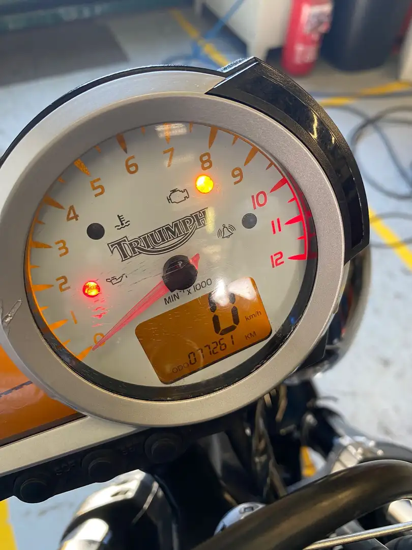 Triumph Speed Triple 1050 Чорний - 2