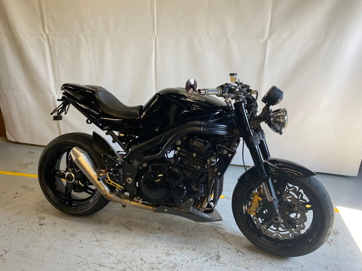 Triumph Speed Triple 1050 Чорний - 1