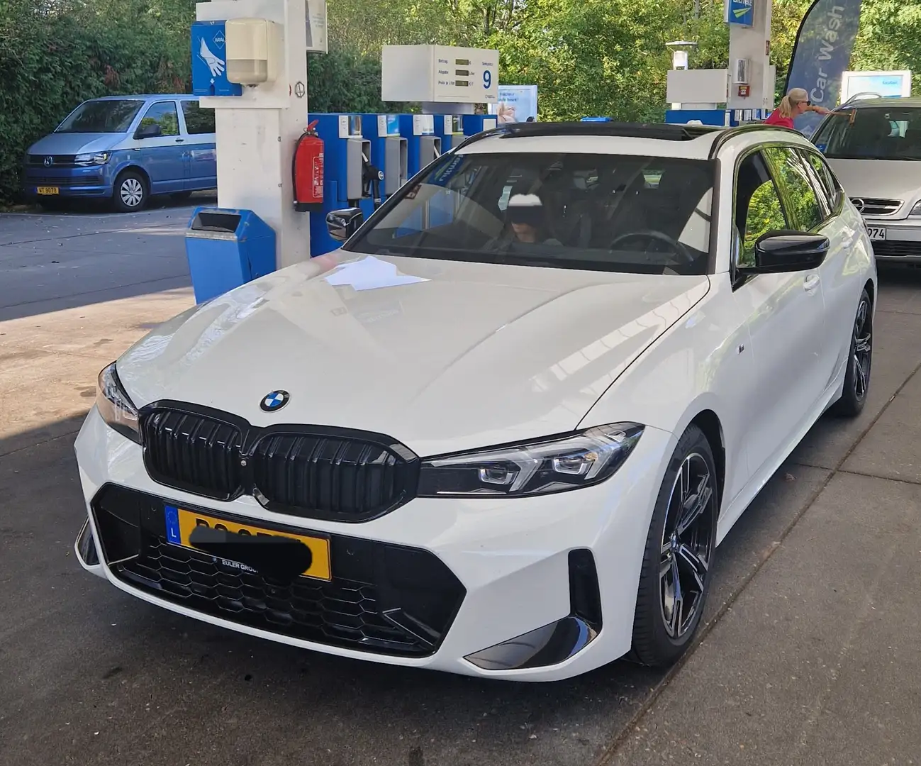 BMW 318 G21 318i Touring LCI Aut. M Sport Blanc - 1