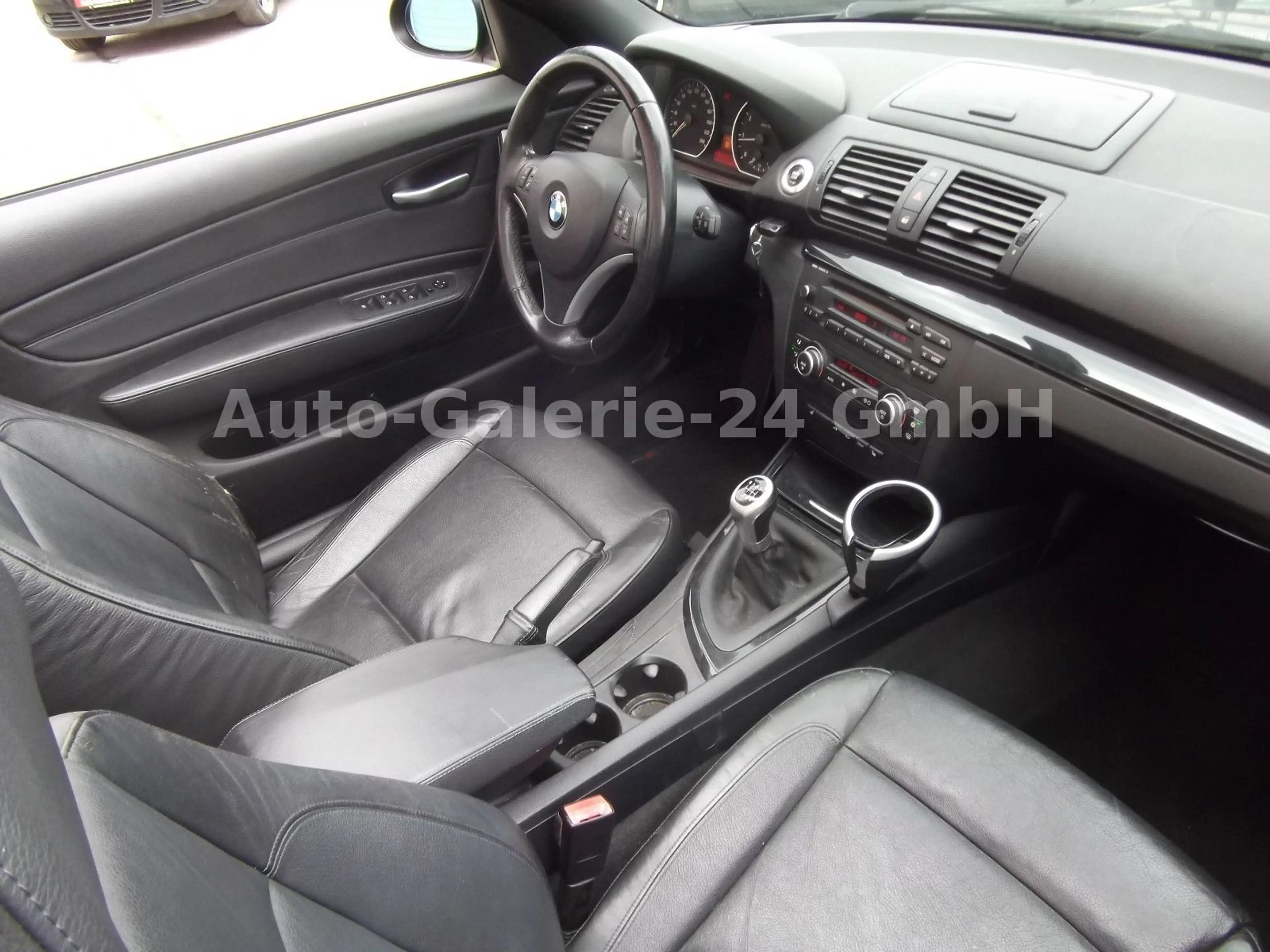 BMW 118 i Cabrio — photo 13