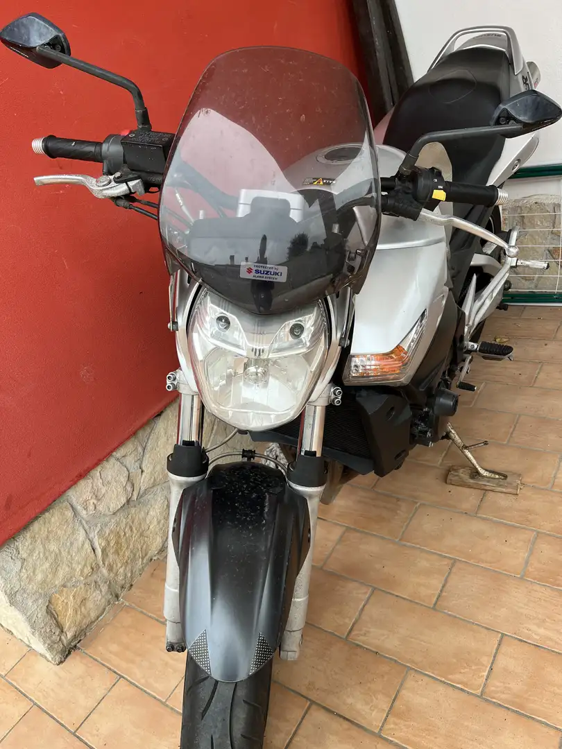 Suzuki GSR 600 - 1